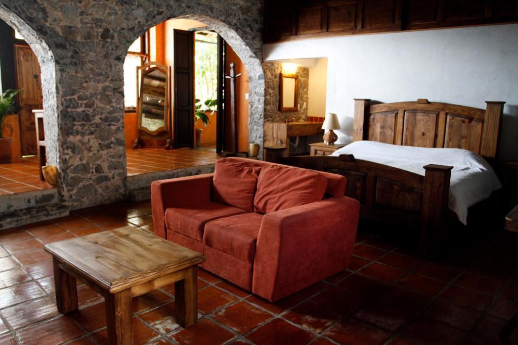 Hotel La Casa De Piedra Куэтсалан-дель-Проґресо Екстер'єр фото