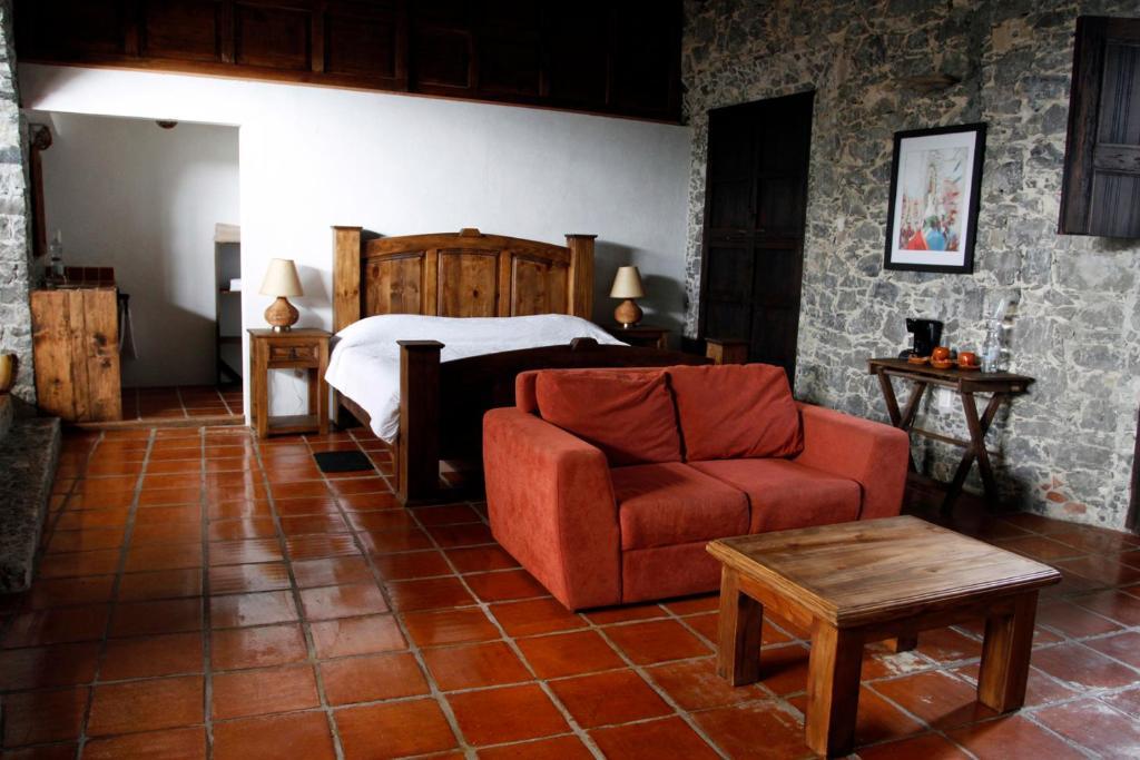 Hotel La Casa De Piedra Куэтсалан-дель-Проґресо Екстер'єр фото