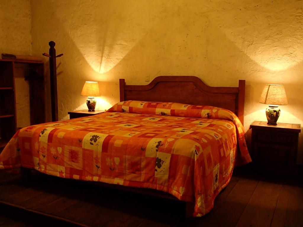 Hotel La Casa De Piedra Куэтсалан-дель-Проґресо Екстер'єр фото